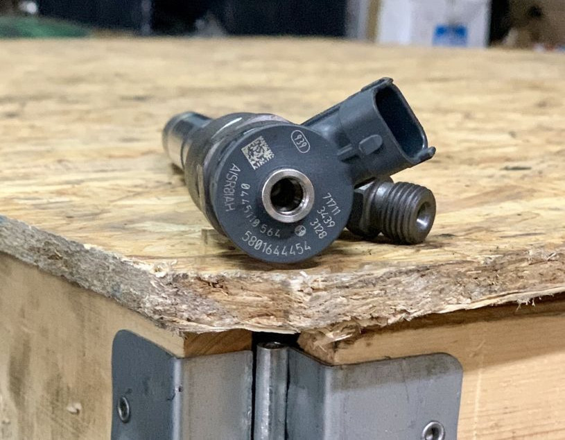 0445110564 for IVECO Daily 3.0 commercial vehicle - Sissepritse - Tarbesõiduk: pilt 3 0445110564 for IVECO Daily 3.0 commercial vehicle - Sissepritse - Tarbesõiduk: pilt 3