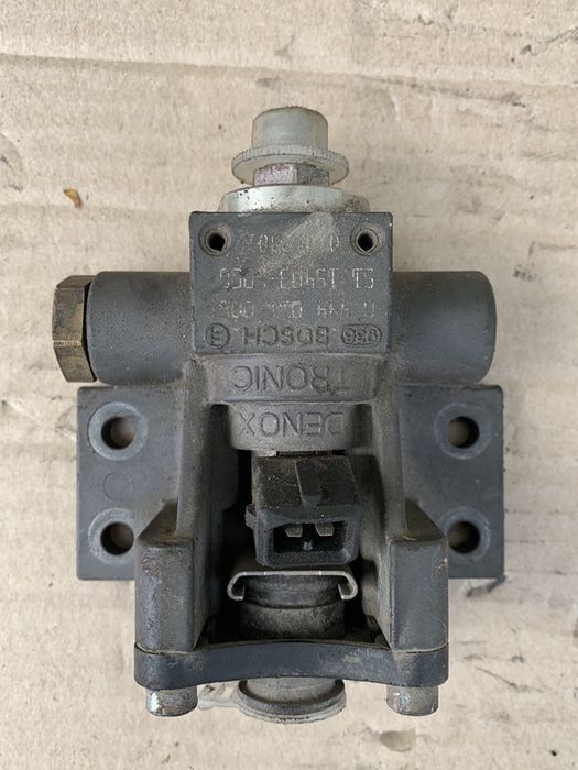 Bosch Moduł, zawór dozujący, wtrysk mocznika adblue 0444011006 - Väljalaskesüsteem - Veoauto: pilt 1 Bosch Moduł, zawór dozujący, wtrysk mocznika adblue 0444011006 - Väljalaskesüsteem - Veoauto: pilt 1