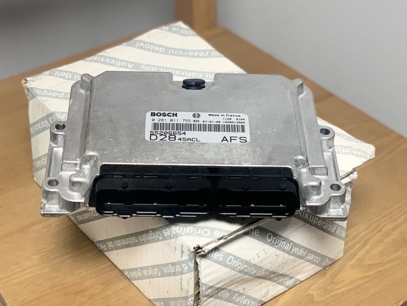 Bosch Sterownik Silnika Engine Control Ducato 2.8 HDI 281011755 for FIAT Ducato Boxer Jumper 2.8HDI 2000 - 2006 Oryginał NOWY commercial vehicle - Mootori juhtimisseade - Tarbesõiduk: pilt 1 Bosch Sterownik Silnika Engine Control Ducato 2.8 HDI 281011755 for FIAT Ducato Boxer Jumper 2.8HDI 2000 - 2006 Oryginał NOWY commercial vehicle - Mootori juhtimisseade - Tarbesõiduk: pilt 1