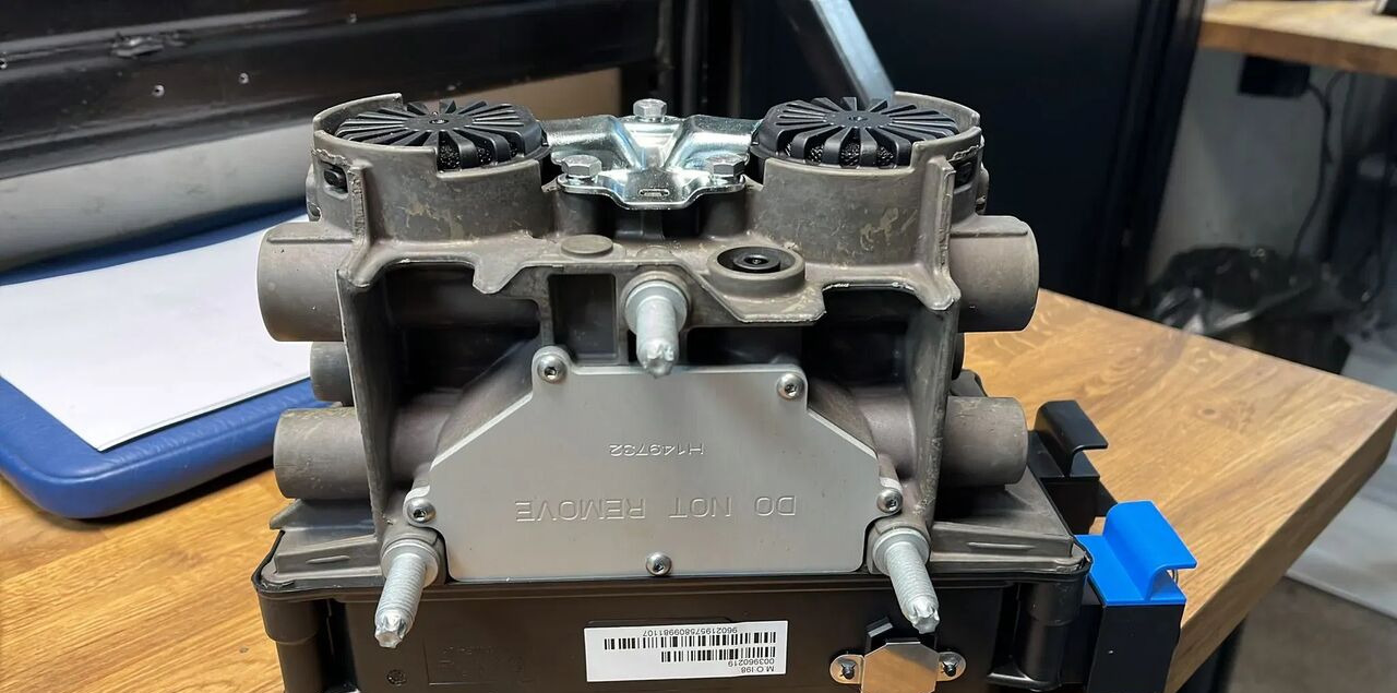 Nowy Zawór Haldex Modulator EBS EB+ GEN3 4S/2M 5AUX 823008001 St 823008001 - Piduriklapp - Veoauto: pilt 3 Nowy Zawór Haldex Modulator EBS EB+ GEN3 4S/2M 5AUX 823008001 St 823008001 - Piduriklapp - Veoauto: pilt 3