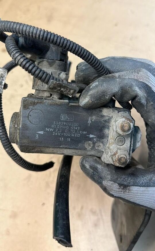 ZAWÓR ELEKTORMAGNETYCZNY 5382900200 MAN TGA 5382900200 - Piduriklapp - Veoauto: pilt 3 ZAWÓR ELEKTORMAGNETYCZNY 5382900200 MAN TGA 5382900200 - Piduriklapp - Veoauto: pilt 3