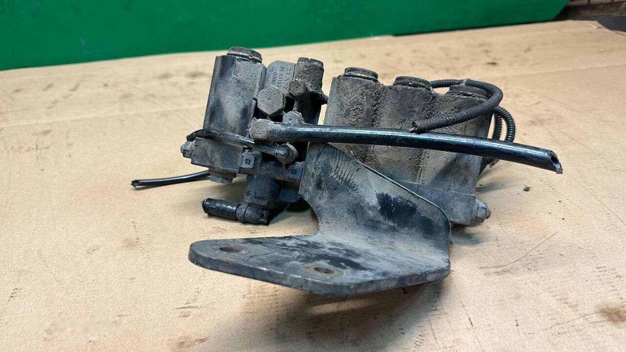 ZAWÓR ELEKTORMAGNETYCZNY 5382900200 MAN TGA 5382900200 - Piduriklapp - Veoauto: pilt 1 ZAWÓR ELEKTORMAGNETYCZNY 5382900200 MAN TGA 5382900200 - Piduriklapp - Veoauto: pilt 1