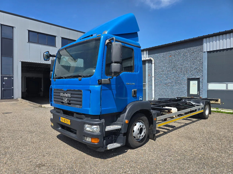 Konteinerveduk/ Tõstukiga veoauto MAN TGM 15.240 TGM BDF: pilt 1