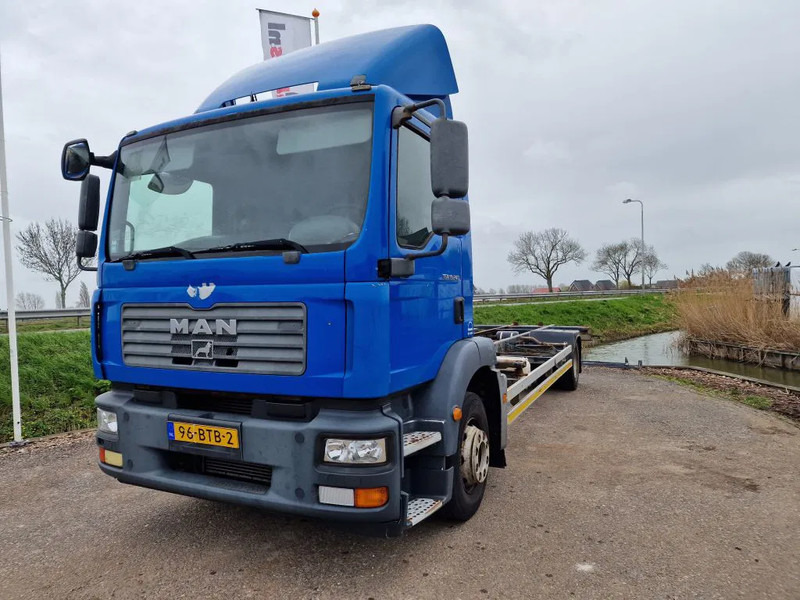 MAN TGM 15.240 container, BDF, 2009, NL Truck - Konteinerveduk/ Tõstukiga veoauto: pilt 1 MAN TGM 15.240 container, BDF, 2009, NL Truck - Konteinerveduk/ Tõstukiga veoauto: pilt 1