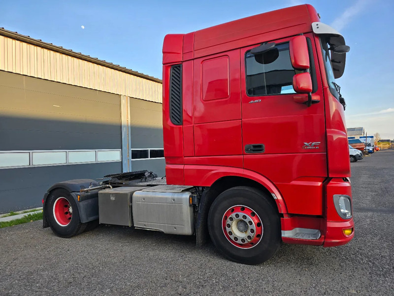 DAF XF 440 Euro 6 2015 - Sadulveok: pilt 4 DAF XF 440 Euro 6 2015 - Sadulveok: pilt 4