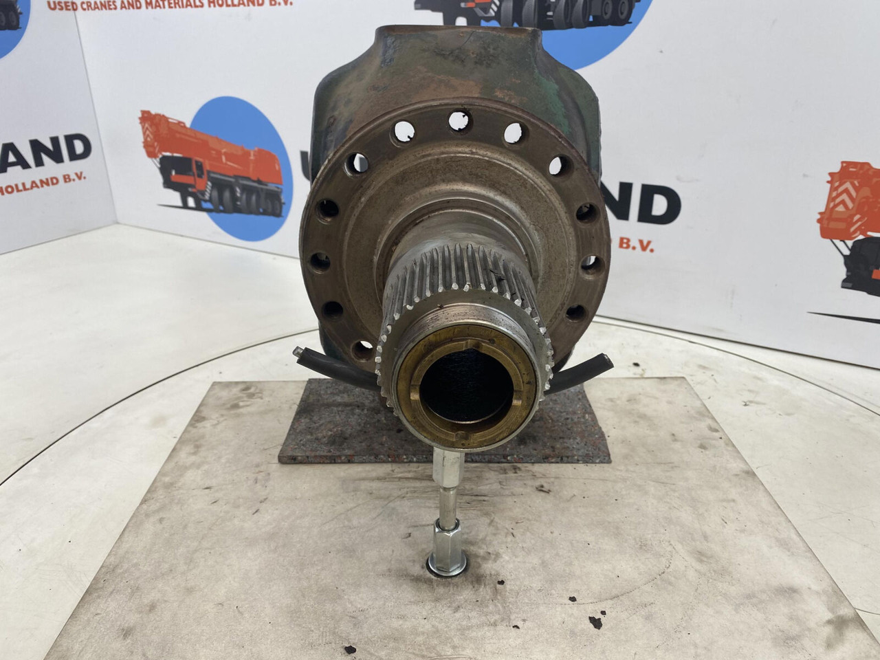 FAUN ATF 30 Steering knuckle 16 holes axle 1 - Käändtelg - Autokraana: pilt 2 FAUN ATF 30 Steering knuckle 16 holes axle 1 - Käändtelg - Autokraana: pilt 2