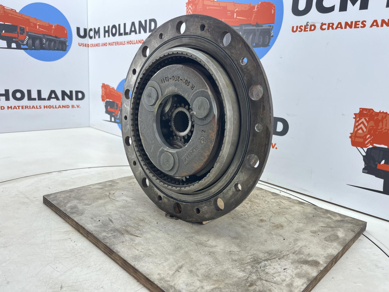 FAUN ATF 30 planetary gear 17-24-67-32-3pl-H87 - Veomootor - Autokraana: pilt 3 FAUN ATF 30 planetary gear 17-24-67-32-3pl-H87 - Veomootor - Autokraana: pilt 3