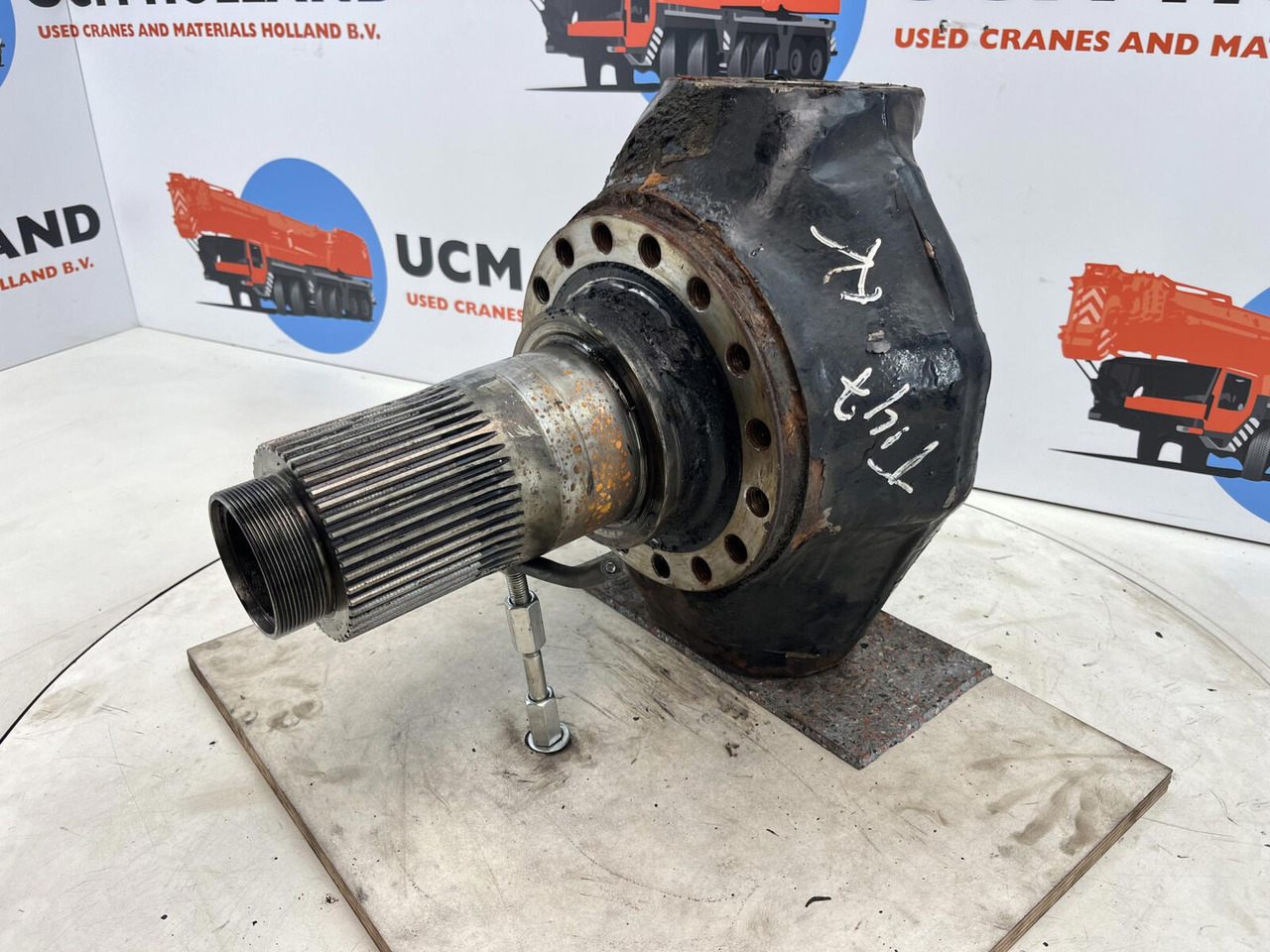 FAUN ATF 45-3 Steering knuckle 16 holes axle 3 - Käändtelg - Autokraana: pilt 1 FAUN ATF 45-3 Steering knuckle 16 holes axle 3 - Käändtelg - Autokraana: pilt 1