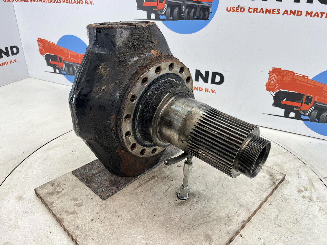 FAUN ATF 45-3 Steering knuckle 16 holes axle 3 - Käändtelg - Autokraana: pilt 3 FAUN ATF 45-3 Steering knuckle 16 holes axle 3 - Käändtelg - Autokraana: pilt 3