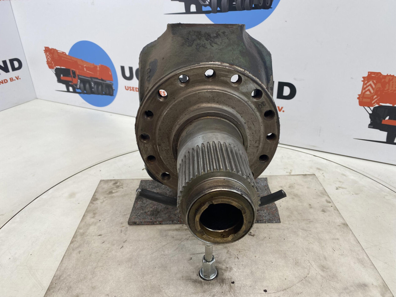 FAUN Faun ATF 30 Steering knuckle 16 holes axle 1 - Käändtelg - Autokraana: pilt 2 FAUN Faun ATF 30 Steering knuckle 16 holes axle 1 - Käändtelg - Autokraana: pilt 2