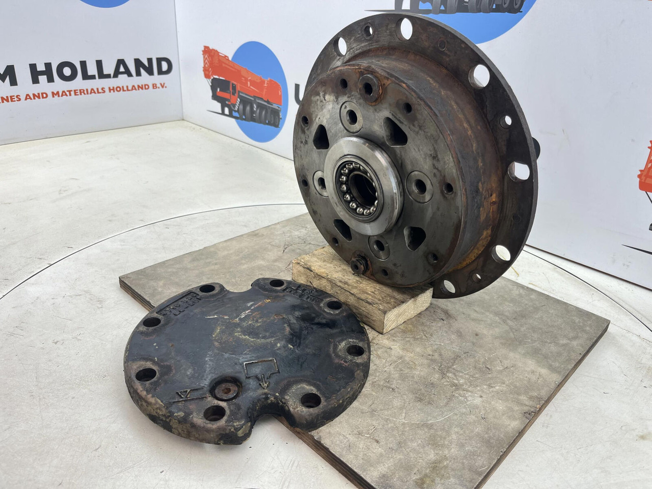 FAUN HK 40 planetary gear 27-18-65-24-4pl-H64-24 - Veomootor - Autokraana: pilt 2 FAUN HK 40 planetary gear 27-18-65-24-4pl-H64-24 - Veomootor - Autokraana: pilt 2