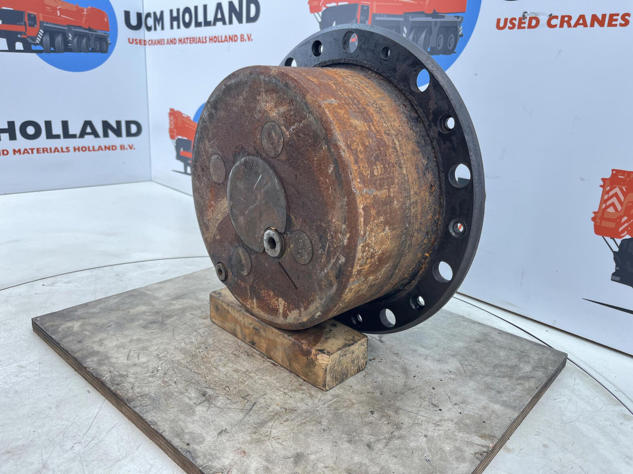 FAUN RTF 30-2 planetary gear 22-25-74-38-4pl-H137-46 - Veomootor - Autokraana: pilt 2 FAUN RTF 30-2 planetary gear 22-25-74-38-4pl-H137-46 - Veomootor - Autokraana: pilt 2