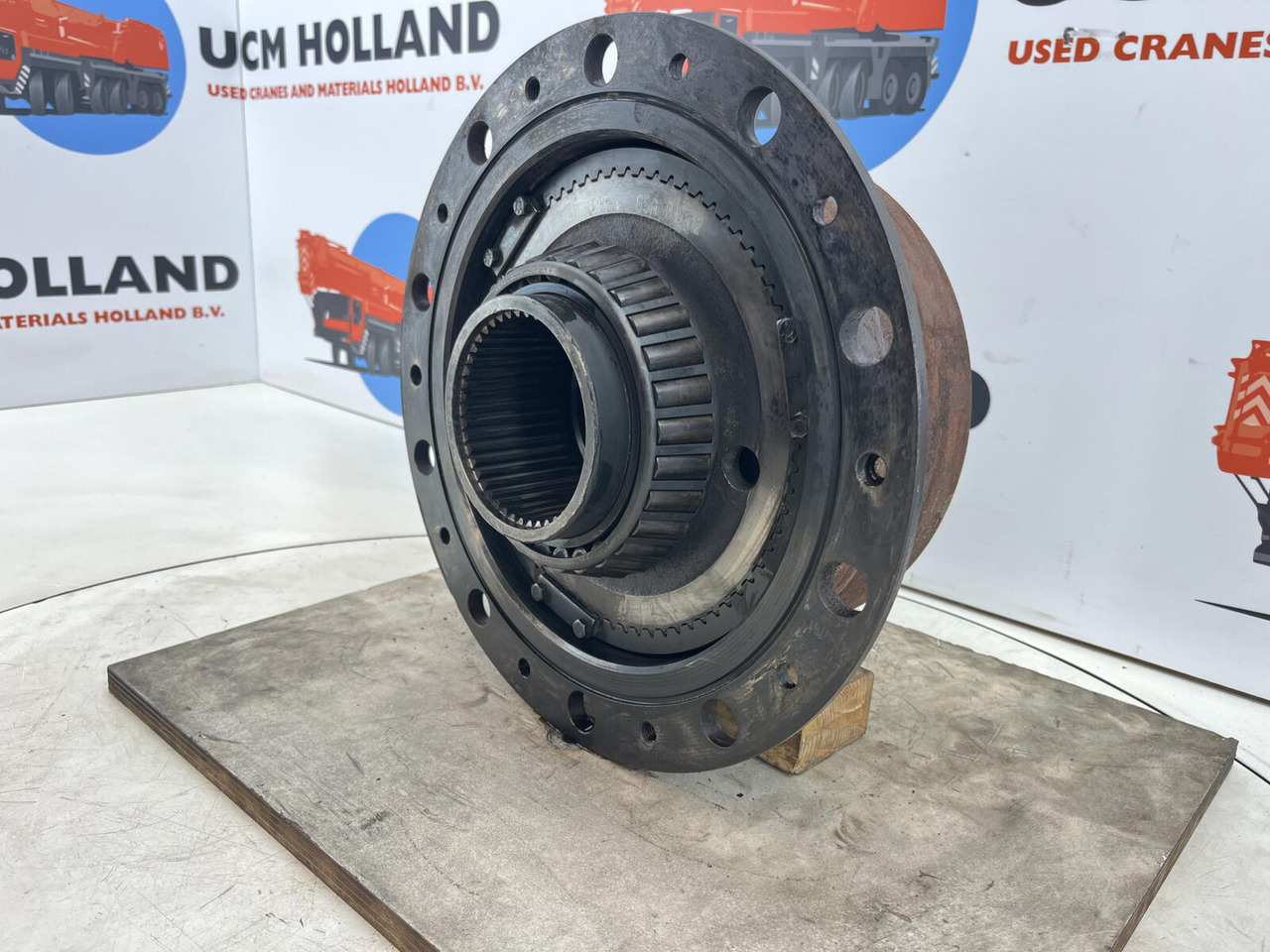 FAUN RTF 30-2 planetary gear 22-25-74-38-4pl-H137-46 - Veomootor - Autokraana: pilt 3 FAUN RTF 30-2 planetary gear 22-25-74-38-4pl-H137-46 - Veomootor - Autokraana: pilt 3