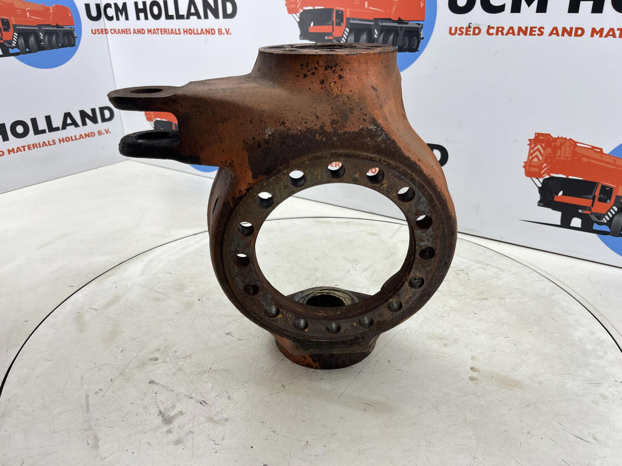FAUN RTF 50/60 Steering knuckle 16 holes axle 1 right - Käändtelg - Autokraana: pilt 2 FAUN RTF 50/60 Steering knuckle 16 holes axle 1 right - Käändtelg - Autokraana: pilt 2