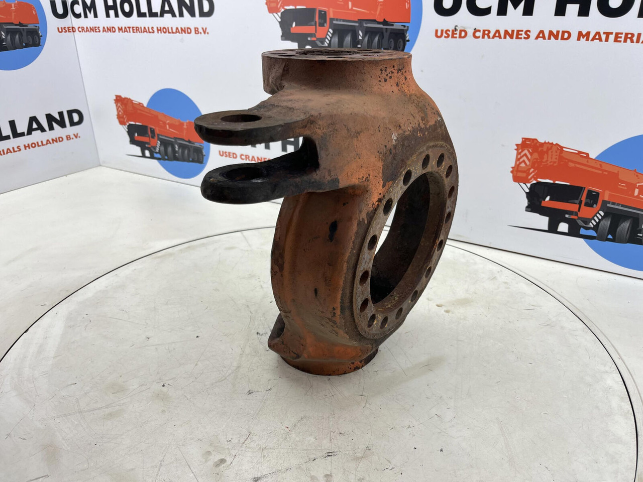 FAUN RTF 50/60 Steering knuckle 16 holes axle 1 right - Käändtelg - Autokraana: pilt 3 FAUN RTF 50/60 Steering knuckle 16 holes axle 1 right - Käändtelg - Autokraana: pilt 3