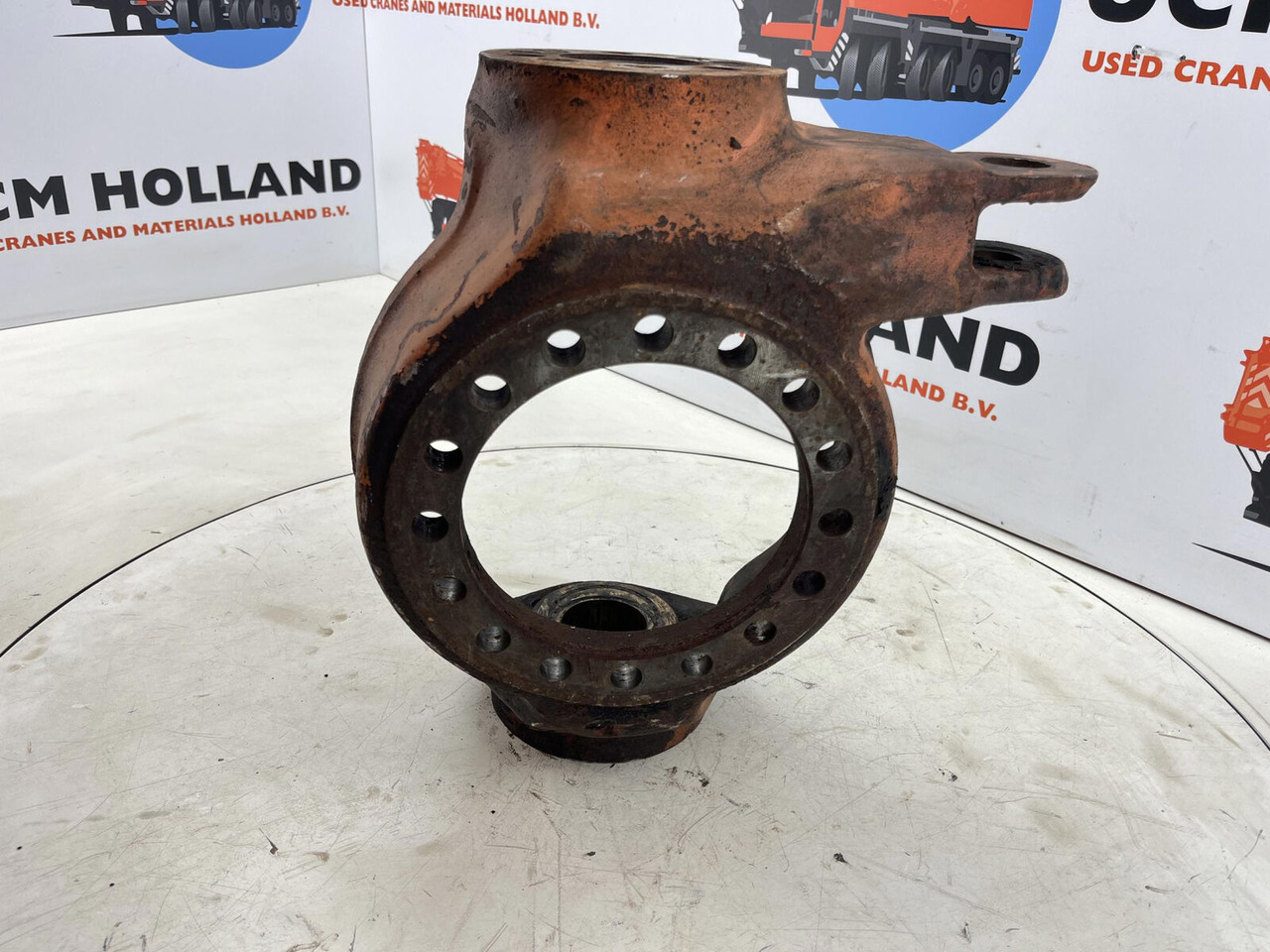 FAUN RTF 50 Steering knuckle 16 holes axle 1 left - Käändtelg - Kraana: pilt 2 FAUN RTF 50 Steering knuckle 16 holes axle 1 left - Käändtelg - Kraana: pilt 2