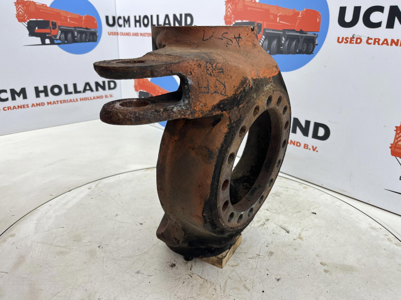 FAUN RTF 50 Steering knuckle 16 holes axle 1 right - Käändtelg - Autokraana: pilt 3 FAUN RTF 50 Steering knuckle 16 holes axle 1 right - Käändtelg - Autokraana: pilt 3