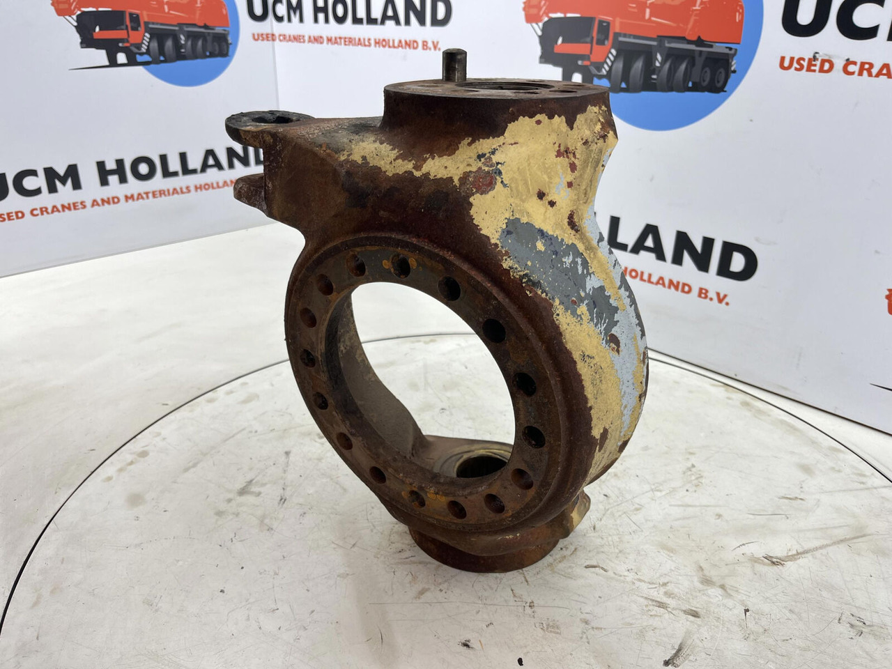 FAUN RTF 50 Steering knuckle 16 holes axle 4 right - Käändtelg - Autokraana: pilt 1 FAUN RTF 50 Steering knuckle 16 holes axle 4 right - Käändtelg - Autokraana: pilt 1