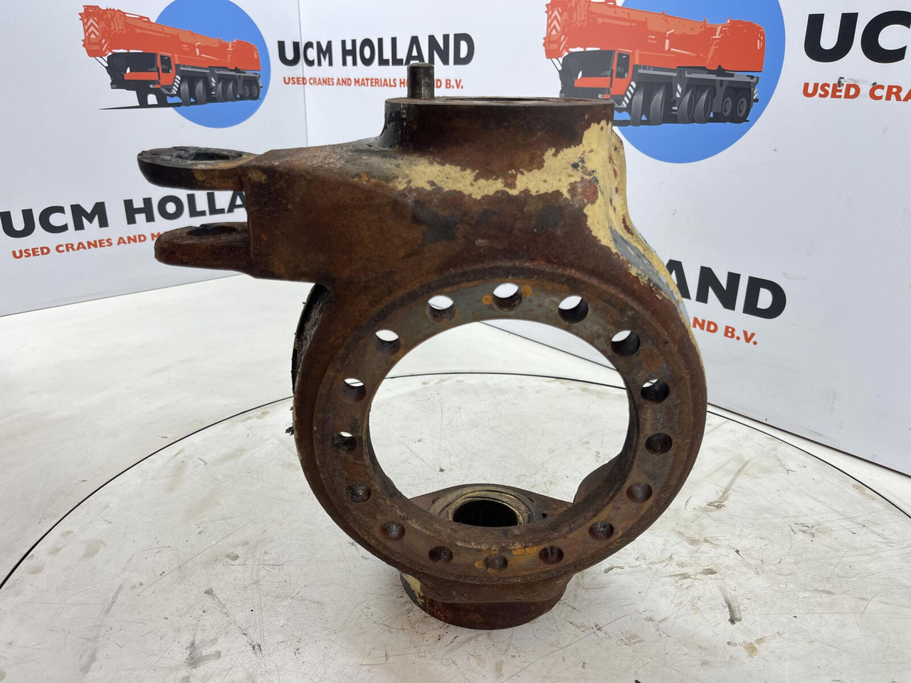 FAUN RTF 50 Steering knuckle 16 holes axle 4 right - Käändtelg - Autokraana: pilt 2 FAUN RTF 50 Steering knuckle 16 holes axle 4 right - Käändtelg - Autokraana: pilt 2