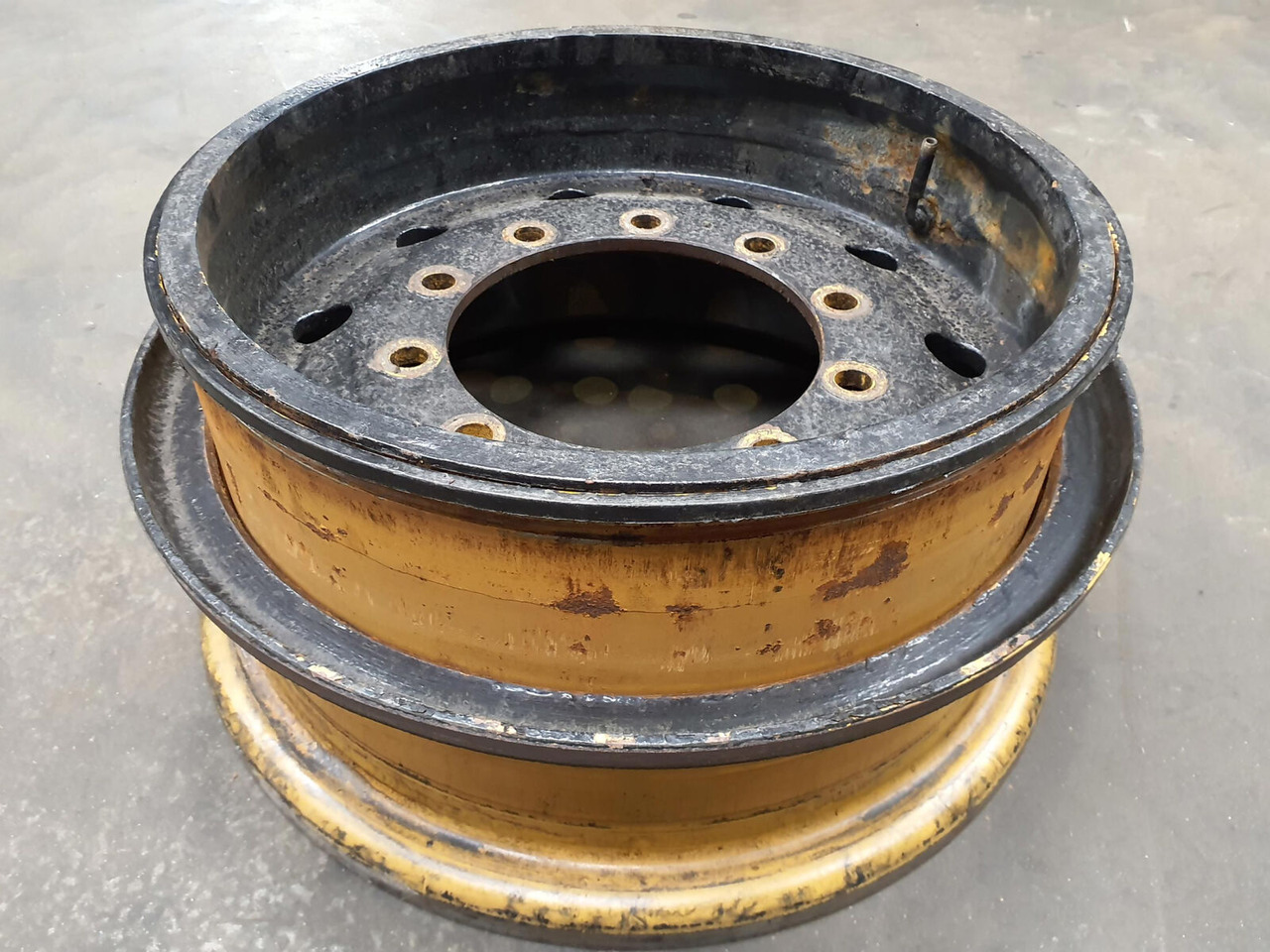 FAUN Rim 445/95R25 10 12.0 3p - Velg - Kraana: pilt 1 FAUN Rim 445/95R25 10 12.0 3p - Velg - Kraana: pilt 1
