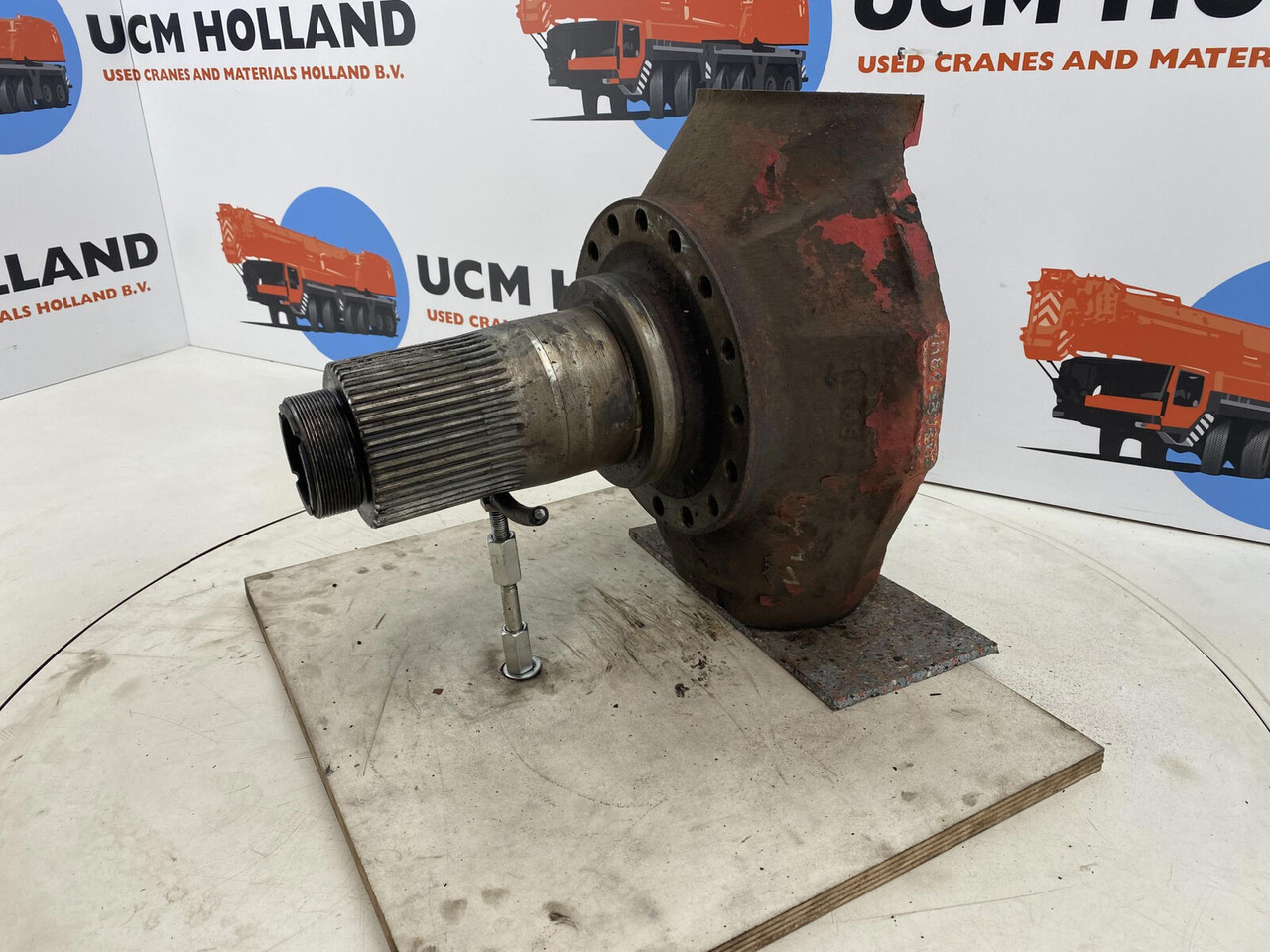 Gottwald AMK Steering knuckle 16 holes - Käändtelg - Autokraana: pilt 1 Gottwald AMK Steering knuckle 16 holes - Käändtelg - Autokraana: pilt 1