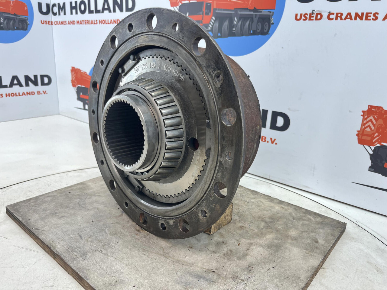 Grove AT 633 planetary gear 22-25-74-38-4pl-H137-46 - Jõuülekanne - Autokraana: pilt 3 Grove AT 633 planetary gear 22-25-74-38-4pl-H137-46 - Jõuülekanne - Autokraana: pilt 3