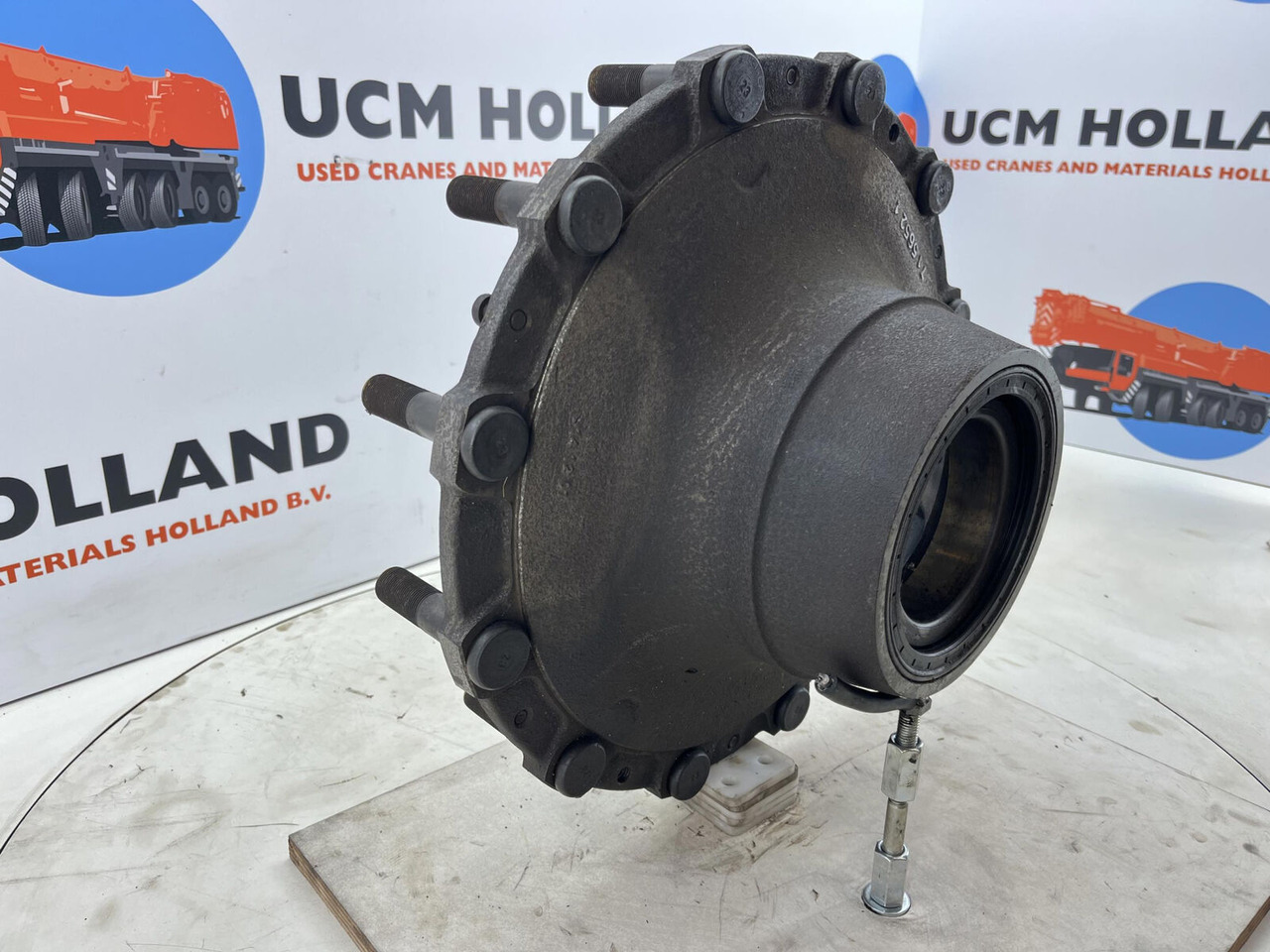 Grove GMK 3050 Megatrak wheel hub - Rumm - Kraana: pilt 3 Grove GMK 3050 Megatrak wheel hub - Rumm - Kraana: pilt 3