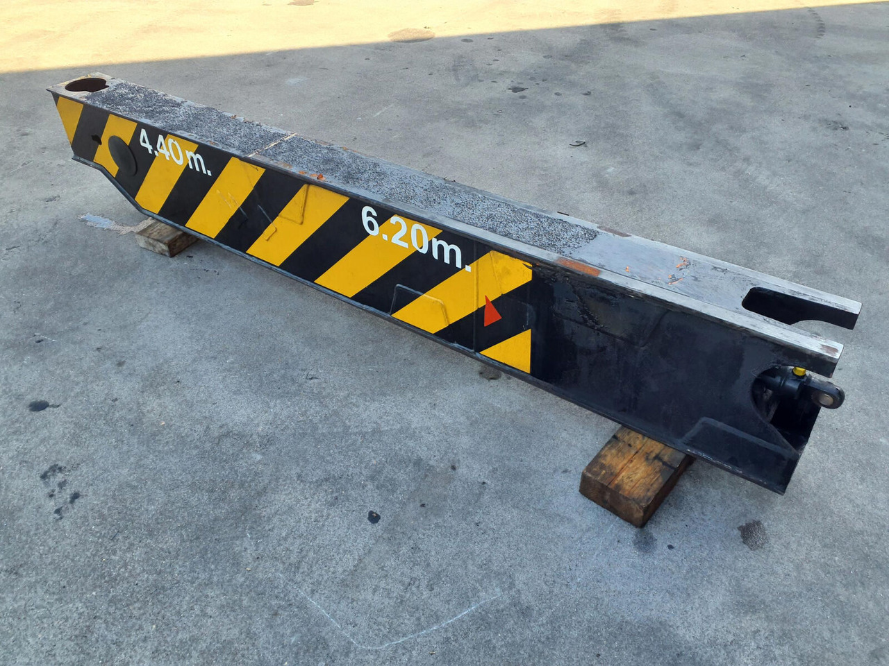 Grove GMK 3050 outrigger beam front - Vedrustus - Autokraana: pilt 3 Grove GMK 3050 outrigger beam front - Vedrustus - Autokraana: pilt 3