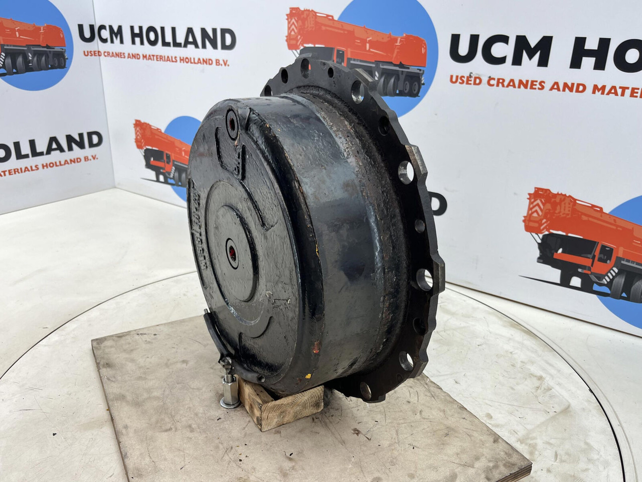 Grove GMK 3050 planetary gear 12-23-60-34-3pl-H135-46 - Veomootor - Autokraana: pilt 2 Grove GMK 3050 planetary gear 12-23-60-34-3pl-H135-46 - Veomootor - Autokraana: pilt 2