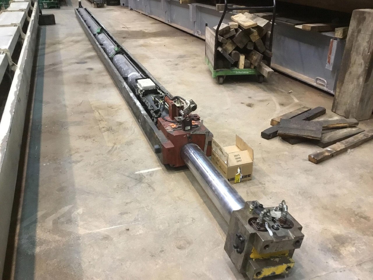 Grove GMK 4075 Telescopic boom cylinder - Hüdrauliline silinder - Autokraana: pilt 1 Grove GMK 4075 Telescopic boom cylinder - Hüdrauliline silinder - Autokraana: pilt 1