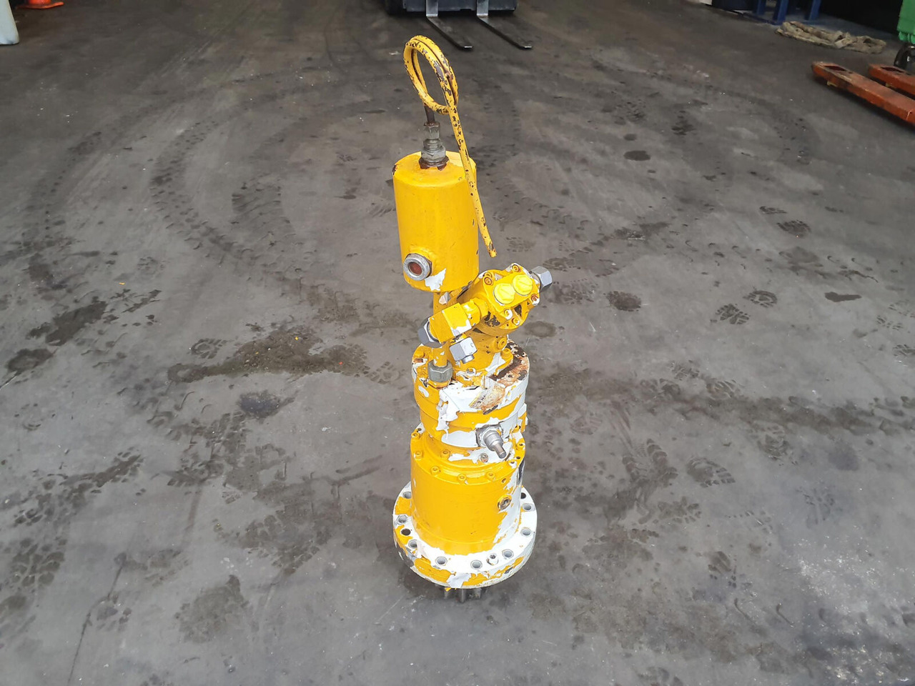 Grove GMK 5130-1 slewing gear - Pöördemootor - Autokraana: pilt 3 Grove GMK 5130-1 slewing gear - Pöördemootor - Autokraana: pilt 3