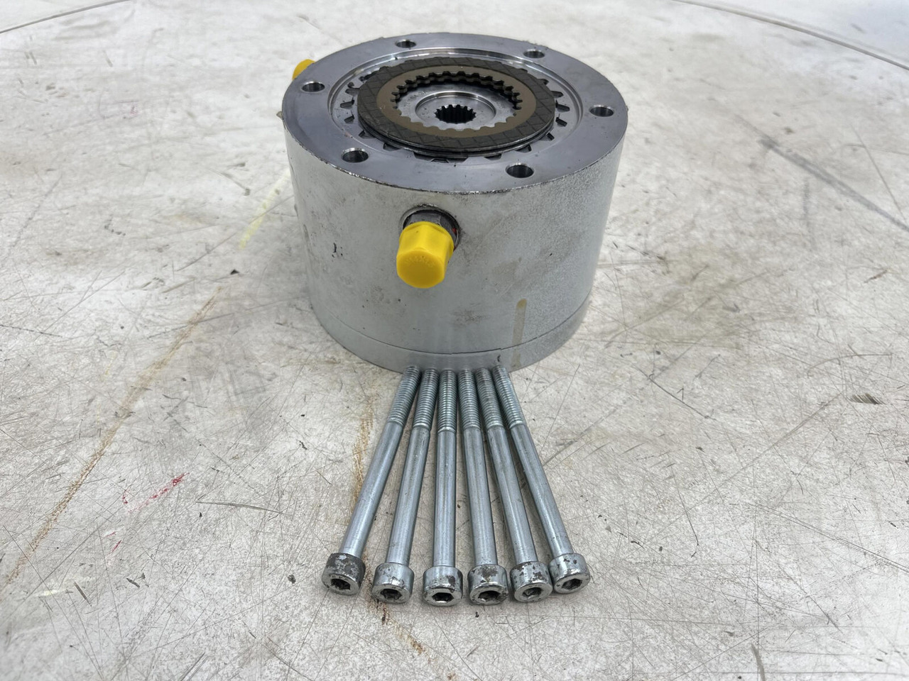 Grove GMK 5150 multiple-disk brake slewing gear - Pöördemootor - Autokraana: pilt 1 Grove GMK 5150 multiple-disk brake slewing gear - Pöördemootor - Autokraana: pilt 1