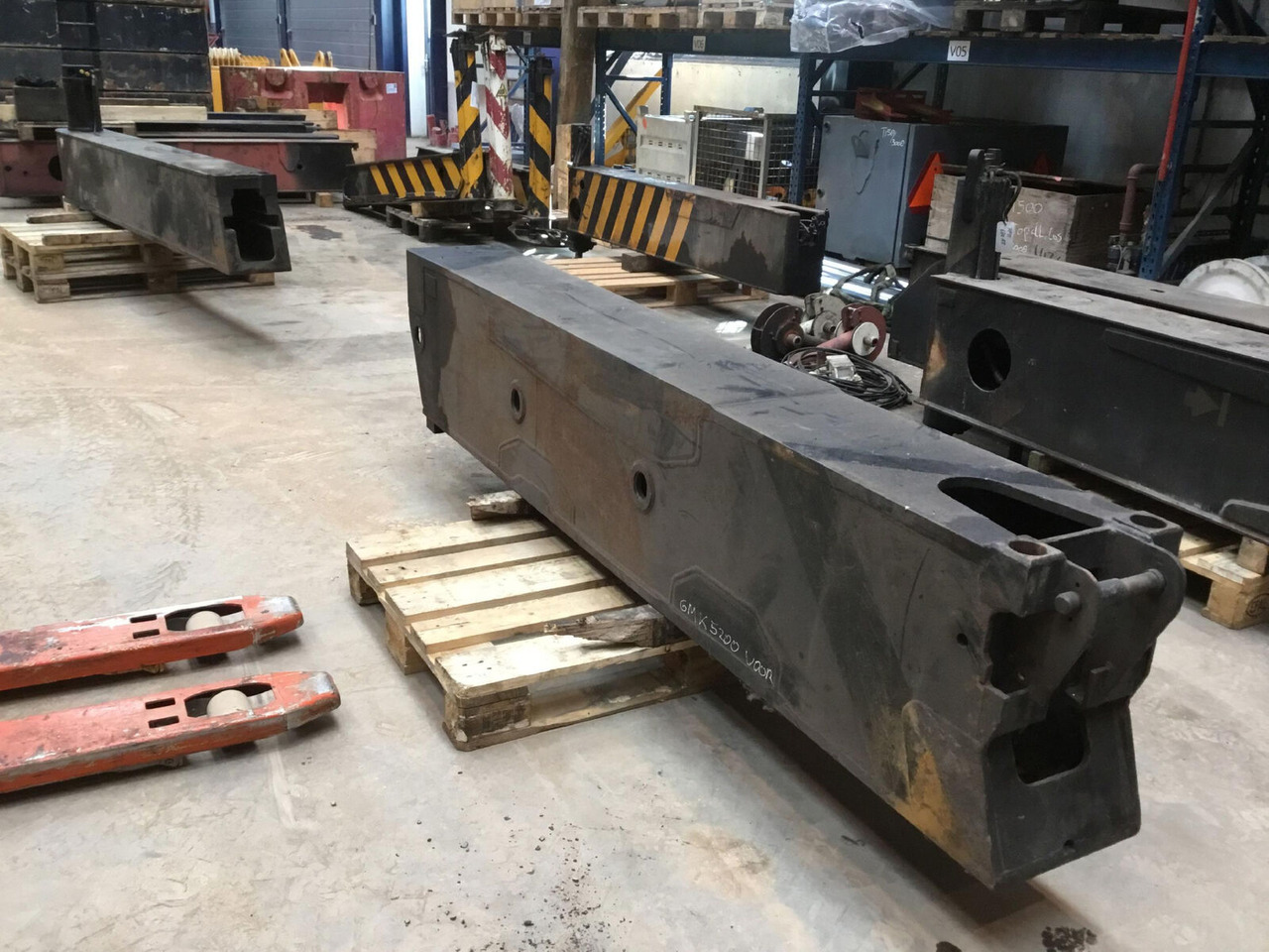 Grove GMK 5200 outrigger beam front - Vedrustus - Autokraana: pilt 3 Grove GMK 5200 outrigger beam front - Vedrustus - Autokraana: pilt 3