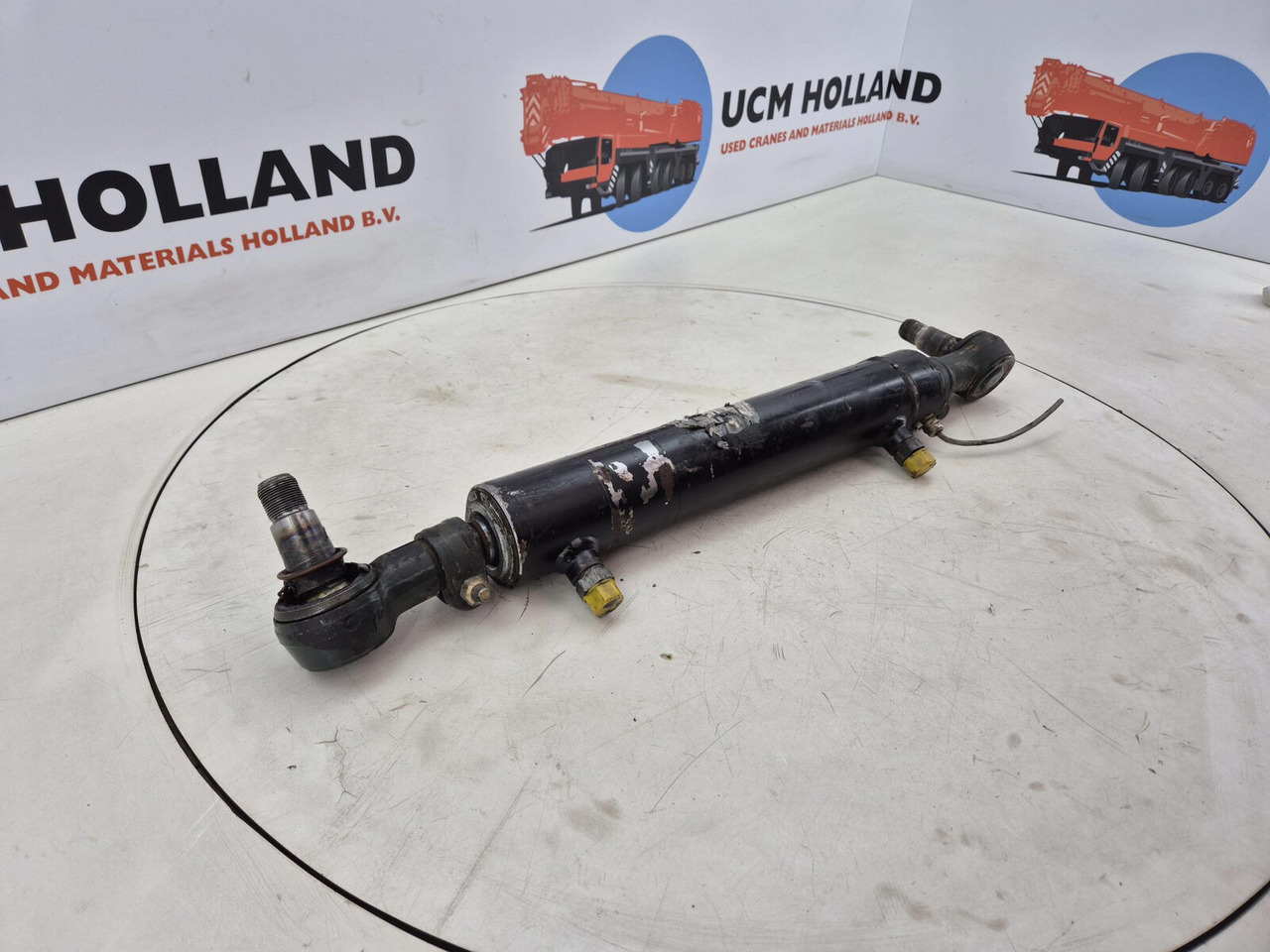 Grove GMK 5220 steering cylinder axle 5 - Hüdrauliline silinder - Autokraana: pilt 2 Grove GMK 5220 steering cylinder axle 5 - Hüdrauliline silinder - Autokraana: pilt 2