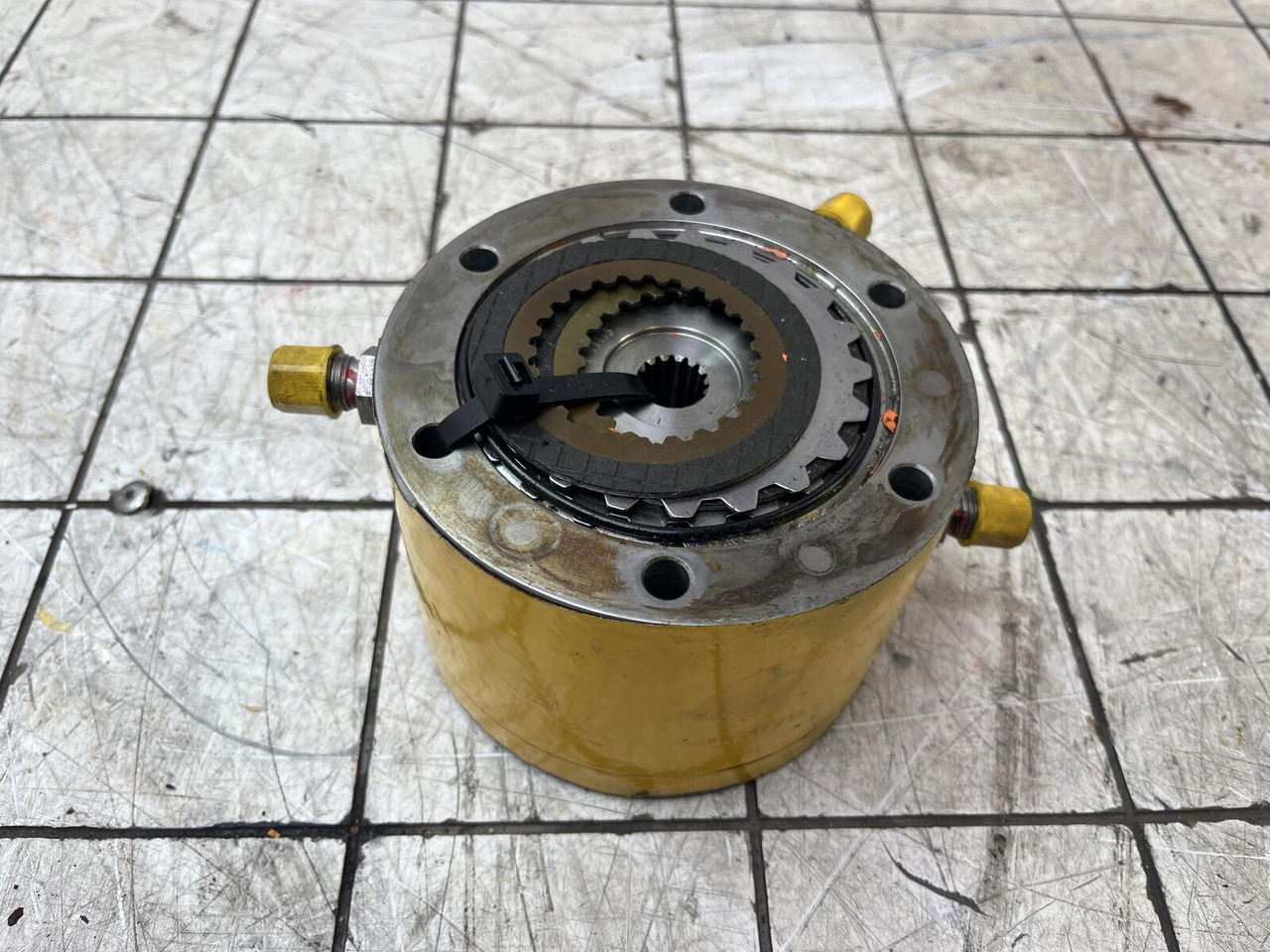 Grove GMK 6300 L multiple-disk brake - Pöördemootor - Kraana: pilt 2 Grove GMK 6300 L multiple-disk brake - Pöördemootor - Kraana: pilt 2