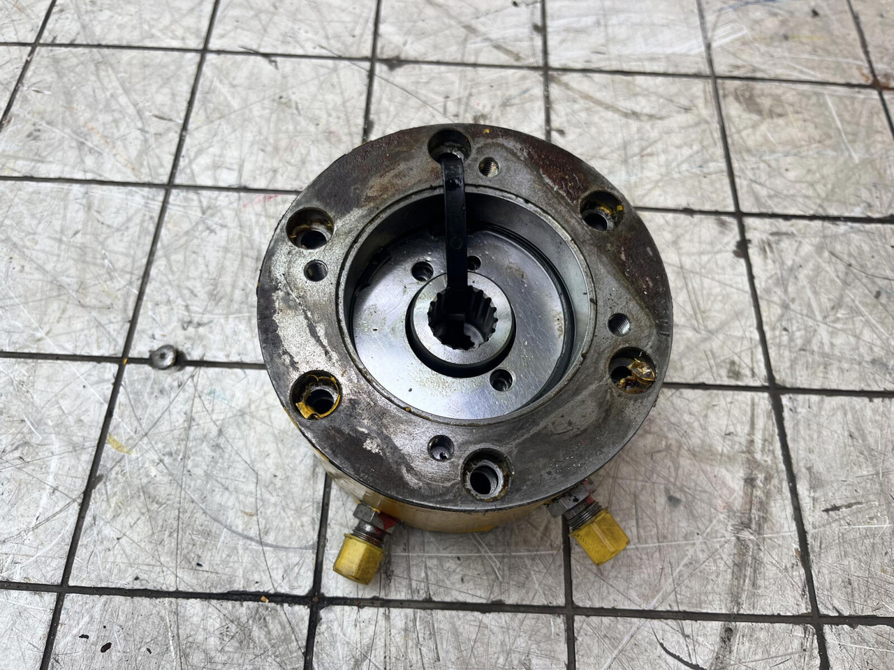 Grove GMK 6300 L multiple-disk brake - Pöördemootor - Kraana: pilt 3 Grove GMK 6300 L multiple-disk brake - Pöördemootor - Kraana: pilt 3