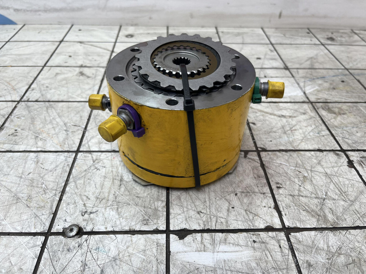 Grove GMK 6300L multiple-disk brake - Pöördemootor - Autokraana: pilt 1 Grove GMK 6300L multiple-disk brake - Pöördemootor - Autokraana: pilt 1