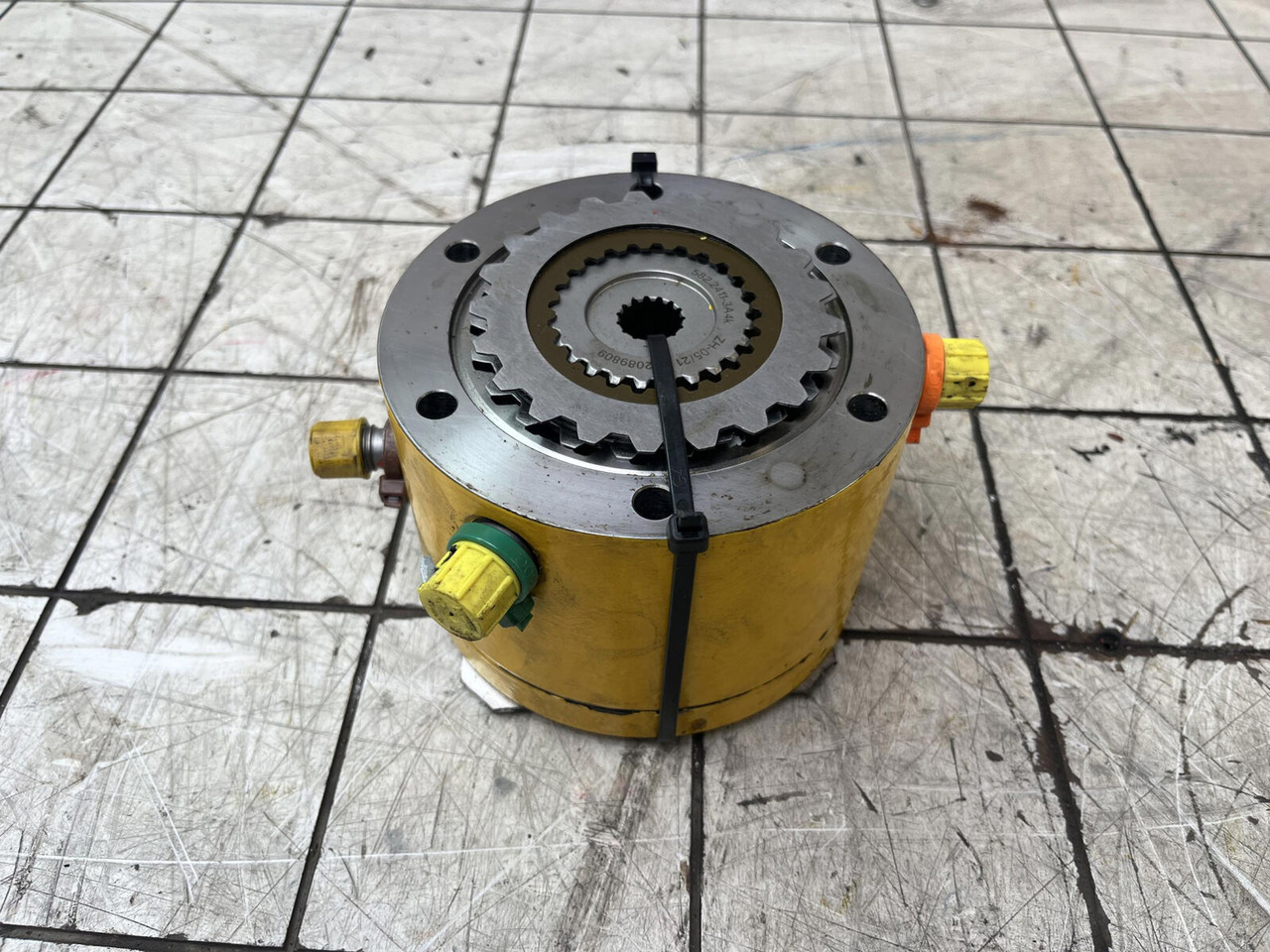 Grove GMK 6300L multiple-disk brake - Pöördemootor - Autokraana: pilt 2 Grove GMK 6300L multiple-disk brake - Pöördemootor - Autokraana: pilt 2