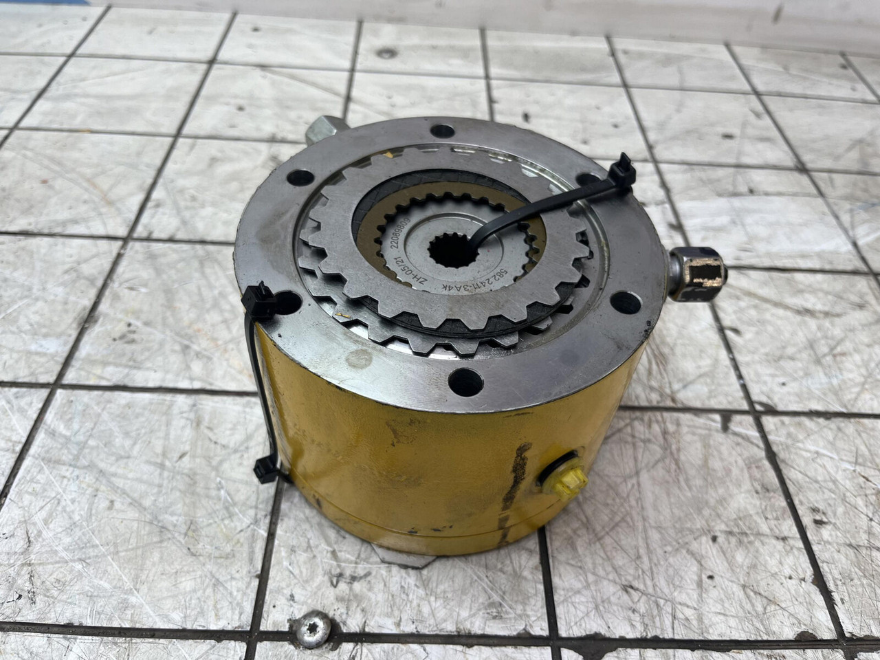 Grove GMK 6300L multiple-disk brake - Pöördemootor - Autokraana: pilt 2 Grove GMK 6300L multiple-disk brake - Pöördemootor - Autokraana: pilt 2