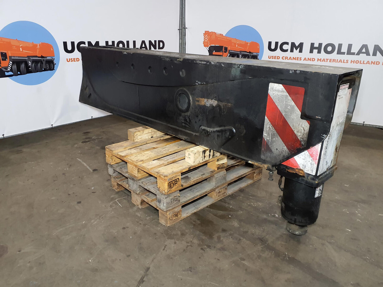 Grove GMK 6400 outrigger beam front - Vedrustus - Autokraana: pilt 1 Grove GMK 6400 outrigger beam front - Vedrustus - Autokraana: pilt 1