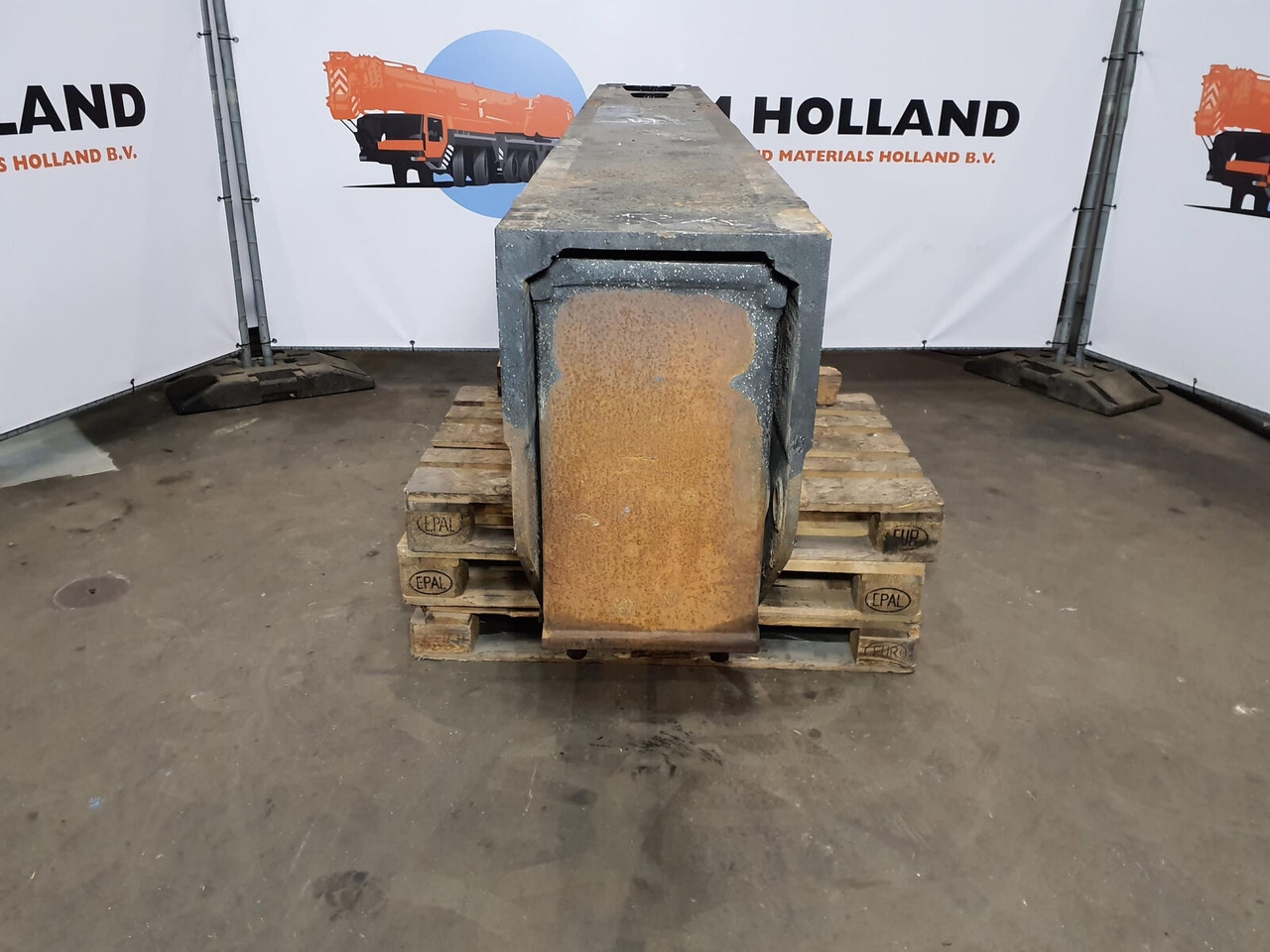 Grove GMK 6400 outrigger beam rear - Vedrustus - Autokraana: pilt 5 Grove GMK 6400 outrigger beam rear - Vedrustus - Autokraana: pilt 5