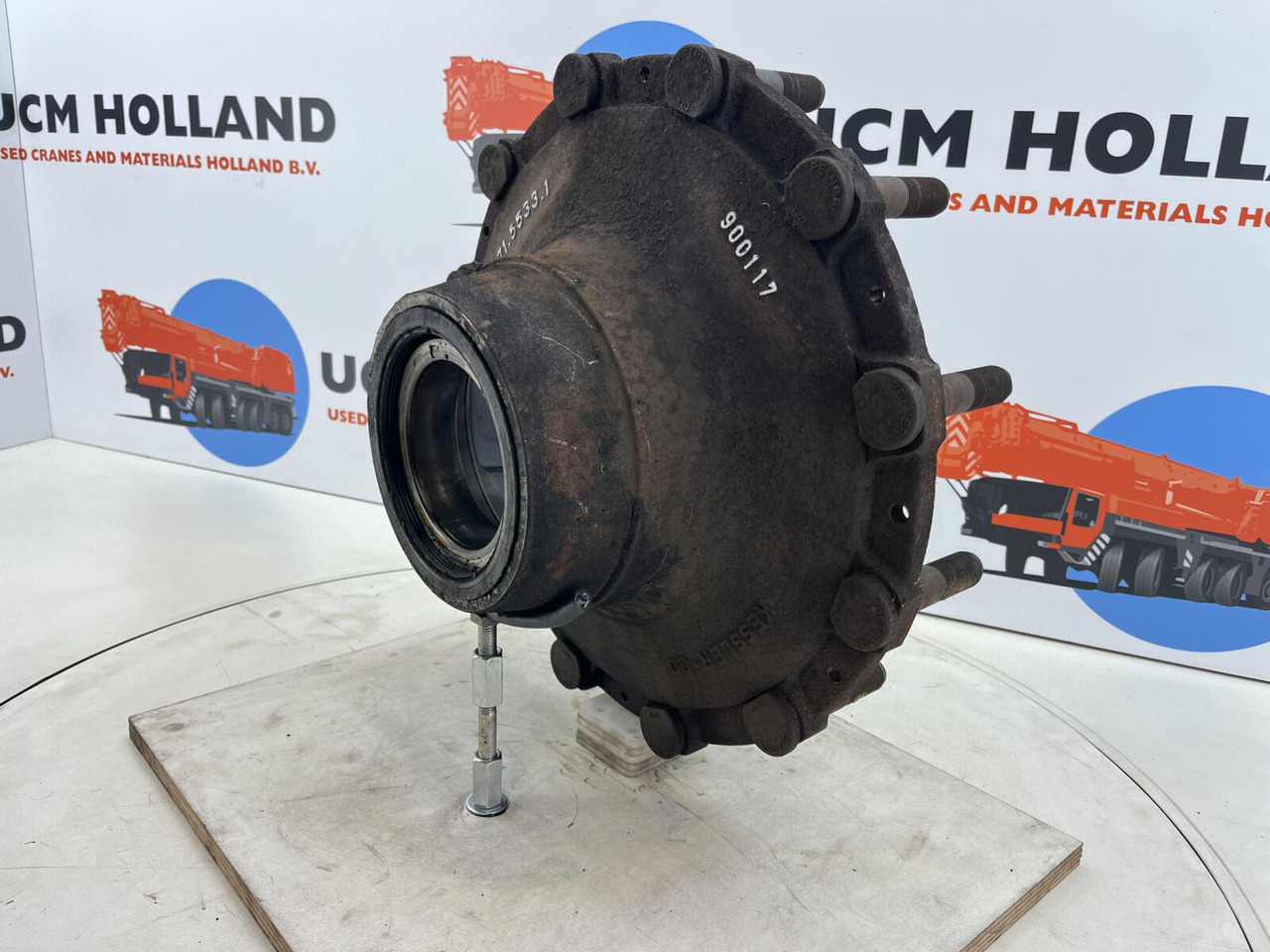 Grove GMK Megatrak wheel hub - Rumm - Kraana: pilt 3 Grove GMK Megatrak wheel hub - Rumm - Kraana: pilt 3