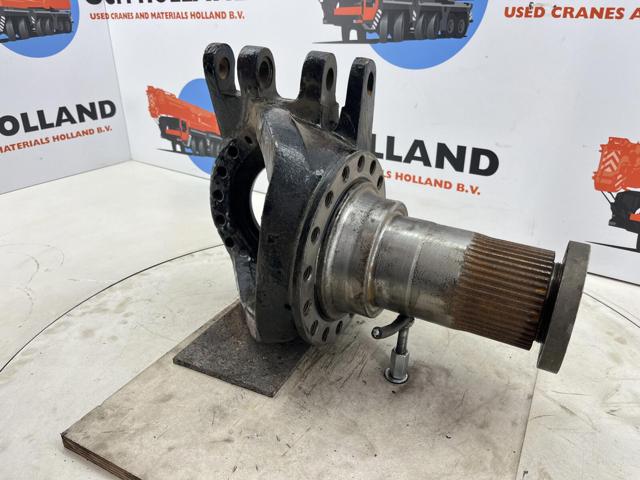 Grove GMK Steering knuckle 16 holes - Käändtelg - Autokraana: pilt 3 Grove GMK Steering knuckle 16 holes - Käändtelg - Autokraana: pilt 3