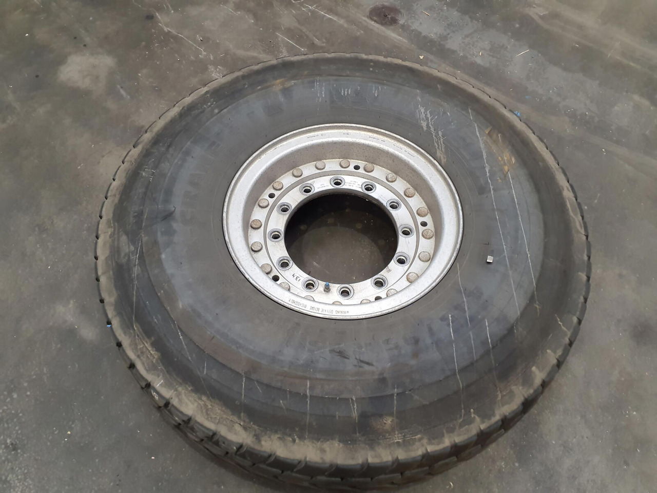 Grove Wheel 445/95R25 12 13.4 2p alu - Komplektne ratas - Kraana: pilt 1 Grove Wheel 445/95R25 12 13.4 2p alu - Komplektne ratas - Kraana: pilt 1