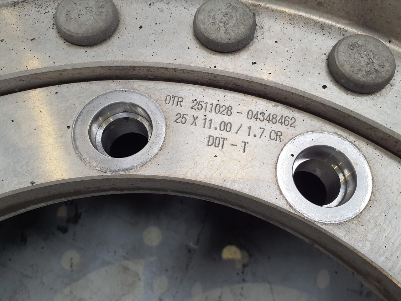 Grove Wheel 445/95R25 12 9 2p alu - Komplektne ratas - Kraana: pilt 5 Grove Wheel 445/95R25 12 9 2p alu - Komplektne ratas - Kraana: pilt 5
