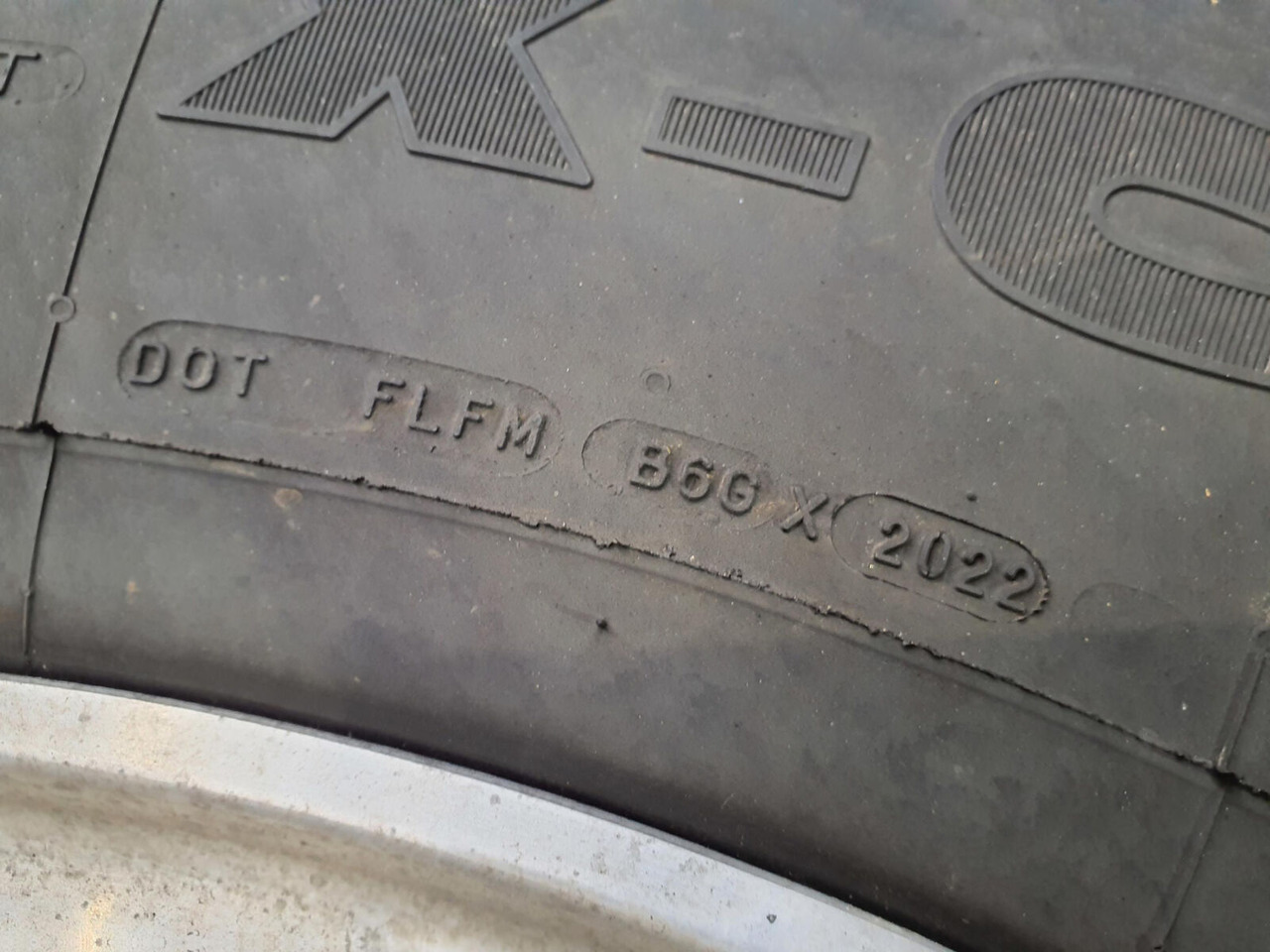 Grove Wheel 445/95R25 12 9 2p alu - Komplektne ratas - Kraana: pilt 4 Grove Wheel 445/95R25 12 9 2p alu - Komplektne ratas - Kraana: pilt 4