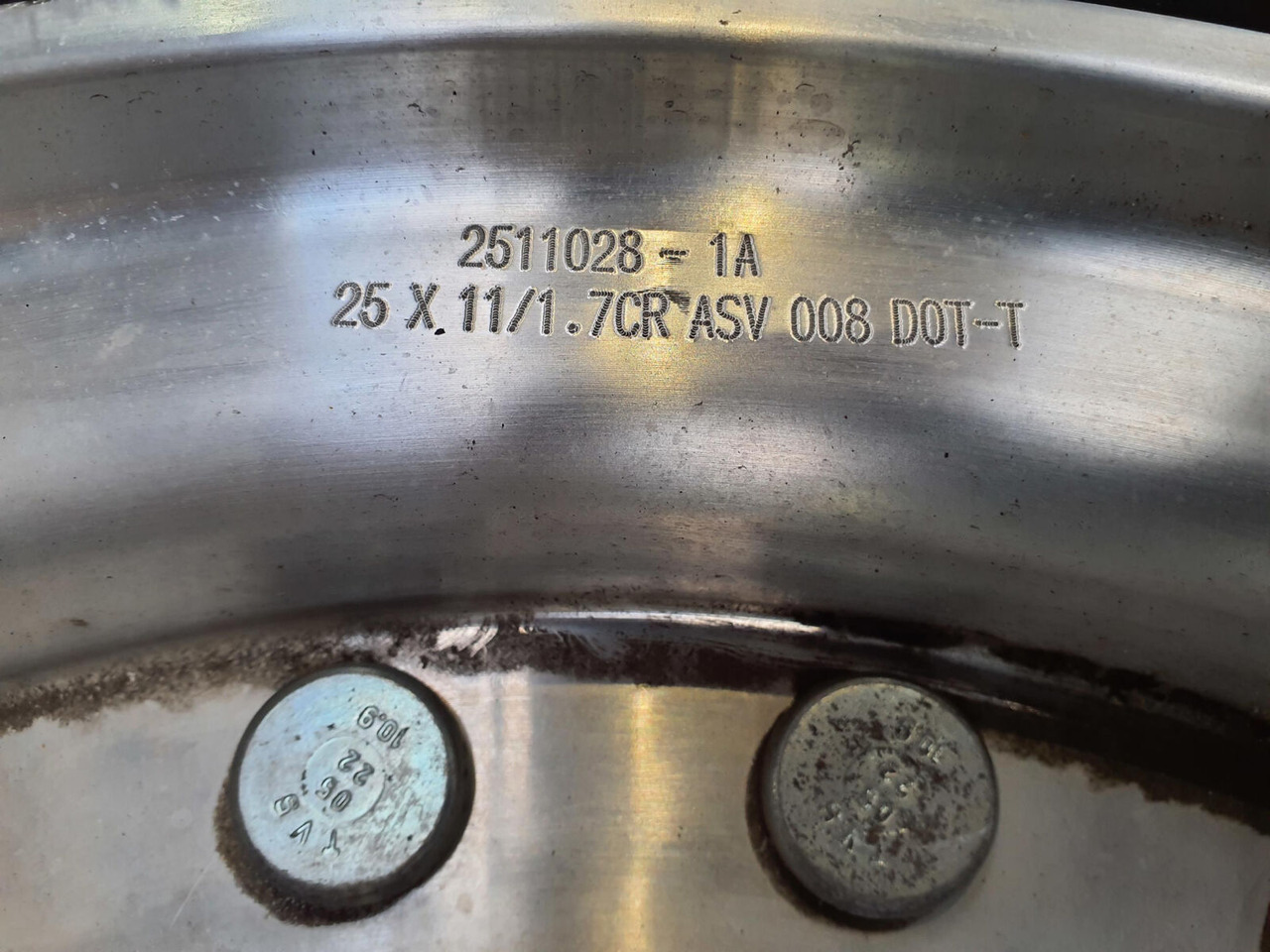 Grove Wheel 445/95R25 12 9 2p alu - Komplektne ratas - Kraana: pilt 4 Grove Wheel 445/95R25 12 9 2p alu - Komplektne ratas - Kraana: pilt 4