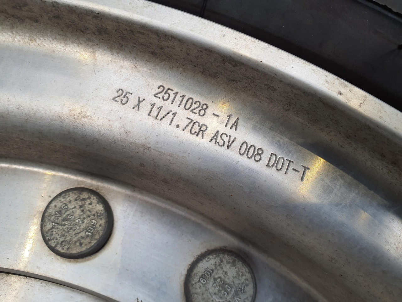 Grove Wheel 445/95R25 12 9 2p alu - Komplektne ratas - Kraana: pilt 5 Grove Wheel 445/95R25 12 9 2p alu - Komplektne ratas - Kraana: pilt 5