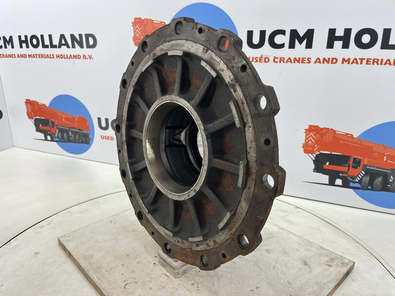 Krupp KMK 3045 Megatrak wheel hub - Rumm - Kraana: pilt 1 Krupp KMK 3045 Megatrak wheel hub - Rumm - Kraana: pilt 1