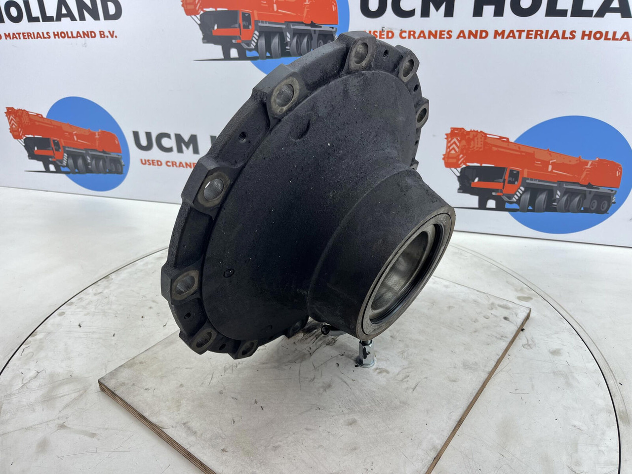 Krupp KMK 3045 Megatrak wheel hub - Rumm - Ehitusmasinad: pilt 4 Krupp KMK 3045 Megatrak wheel hub - Rumm - Ehitusmasinad: pilt 4